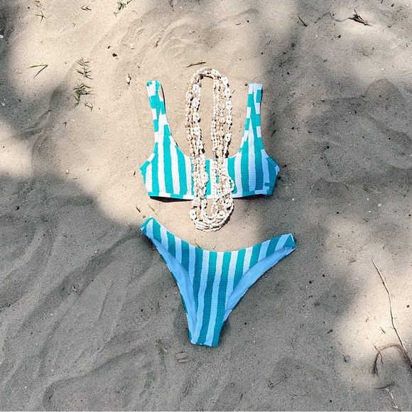 Roxy Other - RETRO-INSPIRED Roxy smocked striped bikini